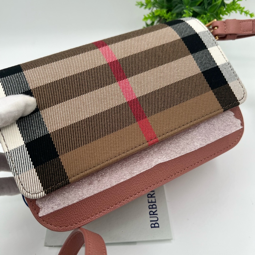 Brand New Burberry shoulder bag ❤️